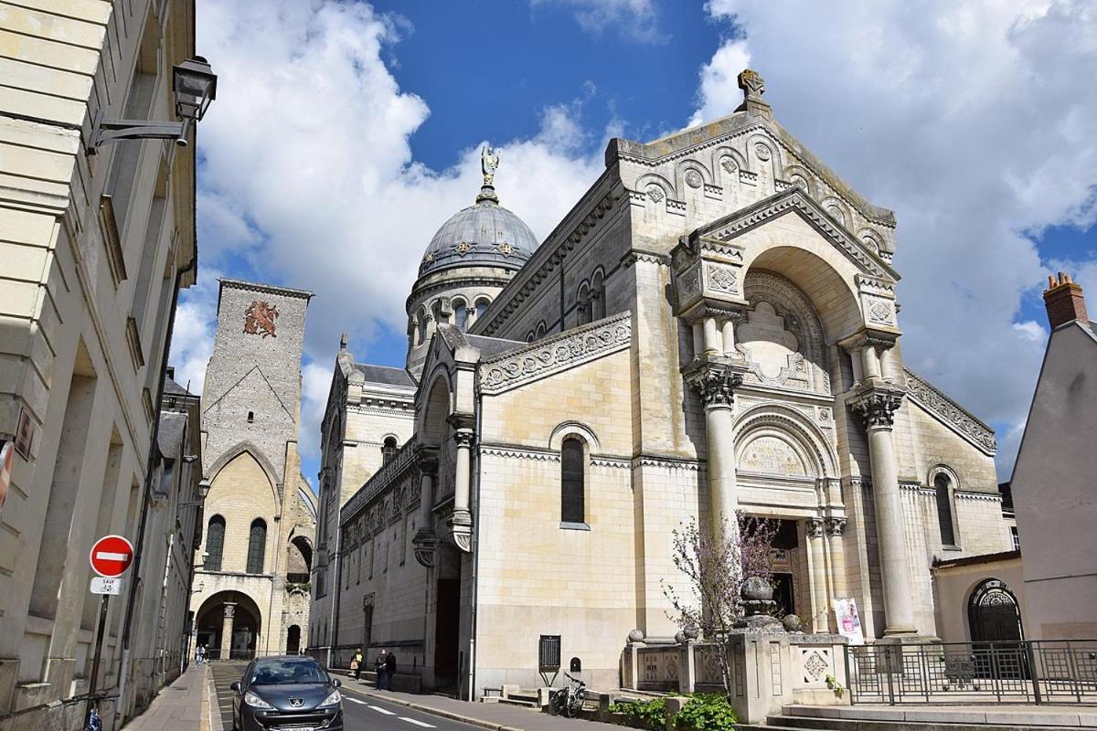トゥールL'Historique / Basilique St Martinアパートメント エクステリア 写真